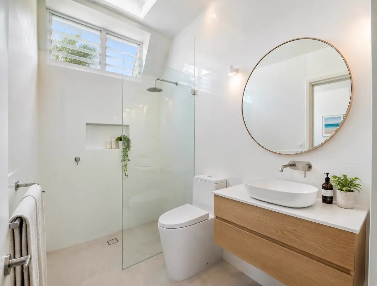 Ensuites design inspiration for tropical homes in Cairns